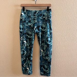 Patagonia Mid Rise Cropped Athletic Leggings Size Medium